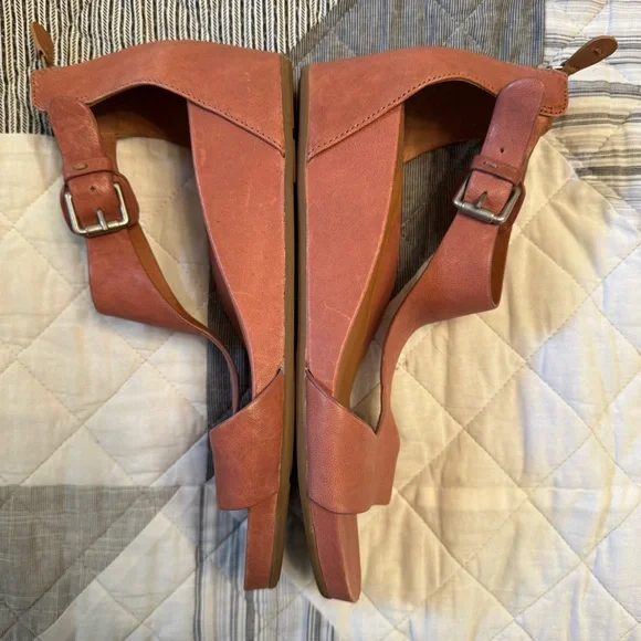 Gentle Souls Weathered PinkWedge Sandals - Picture 8 of 9